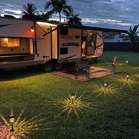 Cozy Camper - Free Parking Hotel Miami Exterior photo