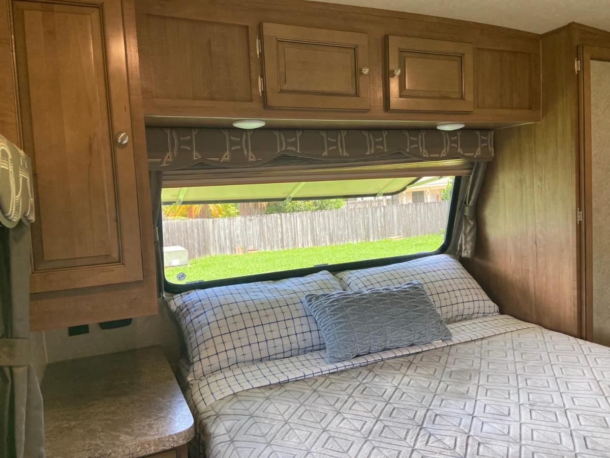 Cozy Camper - Free Parking Hotel Miami Exterior photo