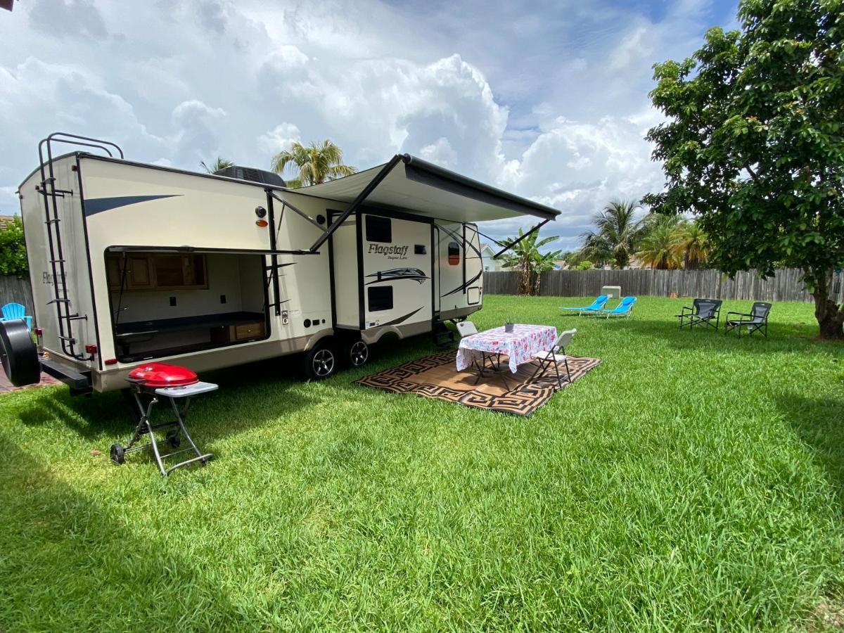 Cozy Camper - Free Parking Hotel Miami Exterior photo