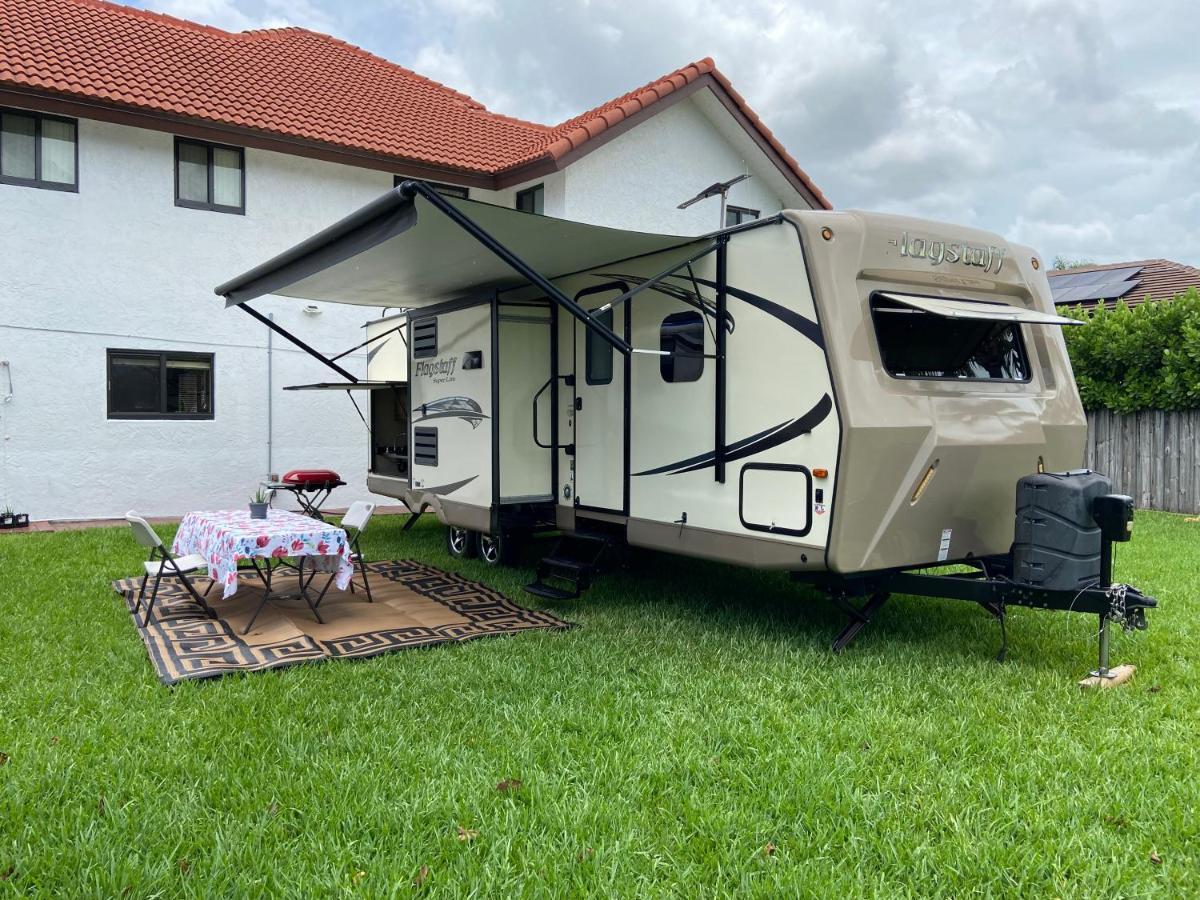 Cozy Camper - Free Parking Hotel Miami Exterior photo