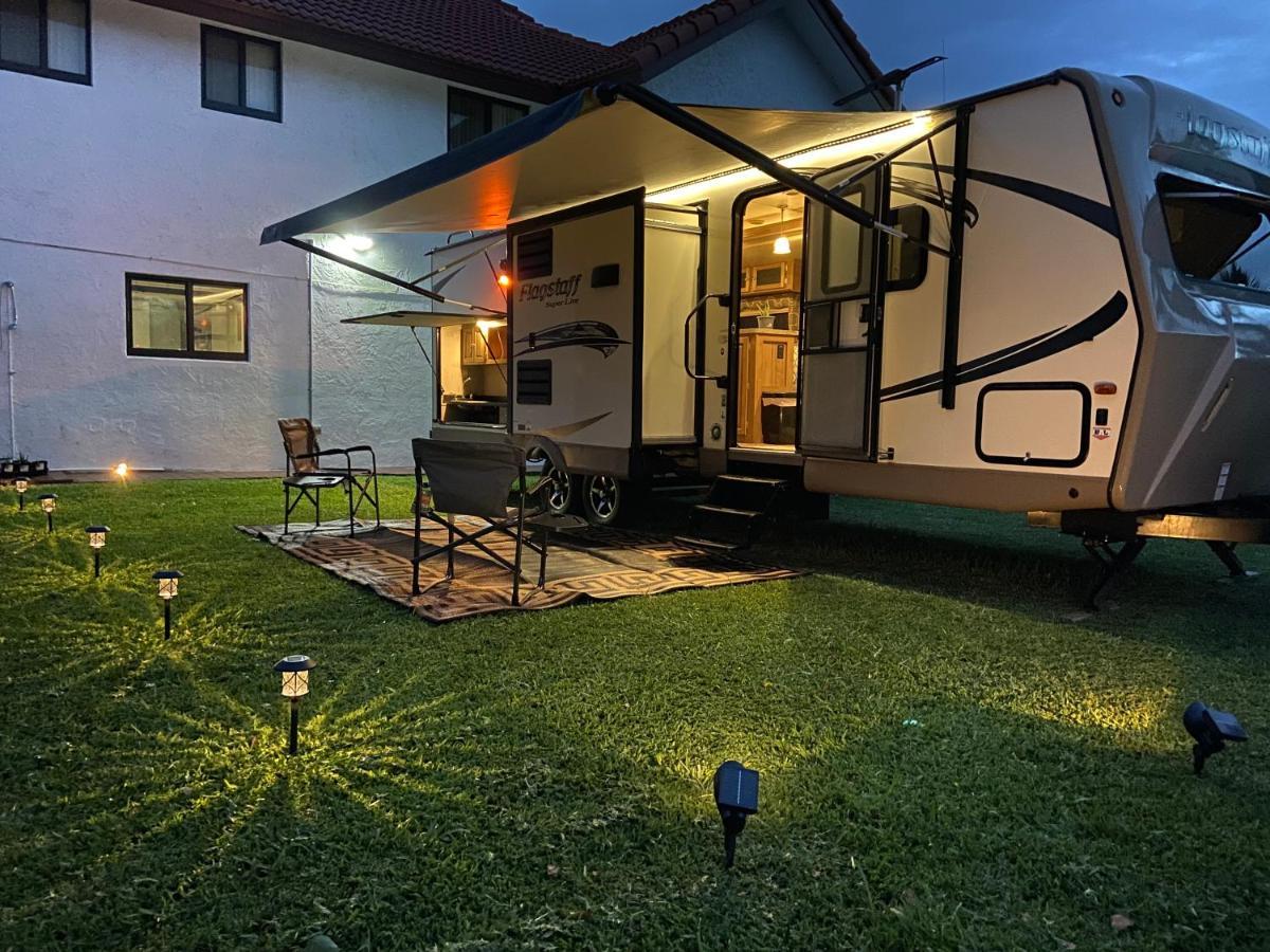 Cozy Camper - Free Parking Hotel Miami Exterior photo