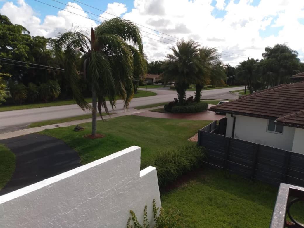 Cozy Camper - Free Parking Hotel Miami Exterior photo